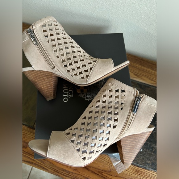 Vince Camuto Emperla shoes - Picture 7 of 10